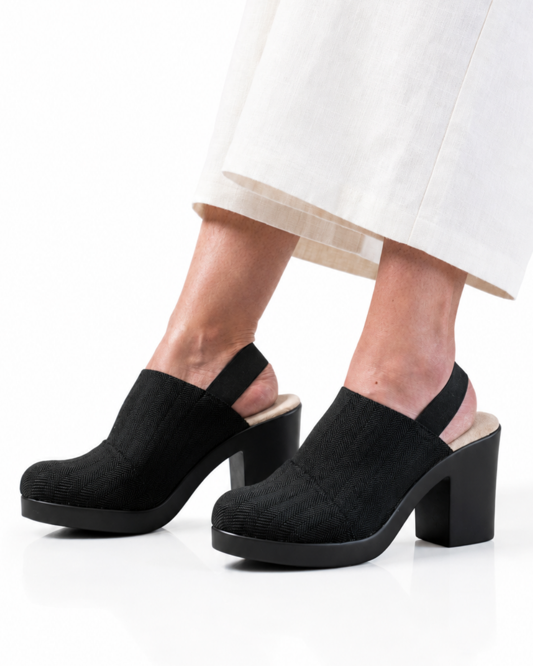 Zapatos negros Debbie de SanMiguelShoesmx con diseño elegante y cómodo, ideales para looks casuales y formales.