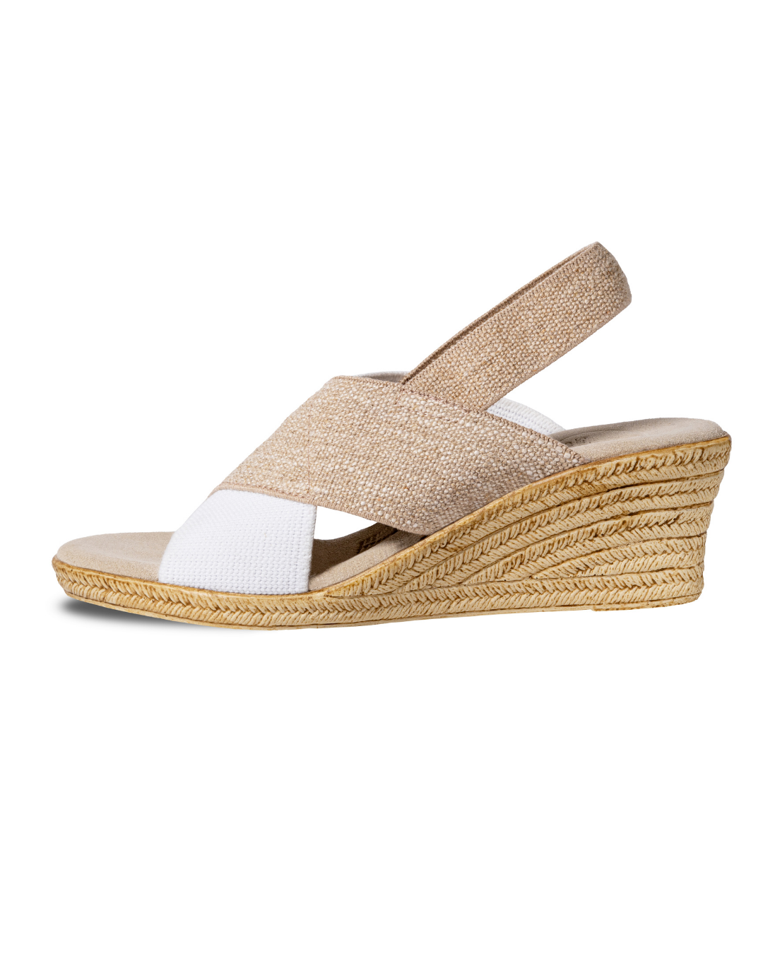 Zapatos blancos Emilia de SanMiguelShoesmx, con diseño elegante y detalles en la parte superior, vista frontal del calzado.