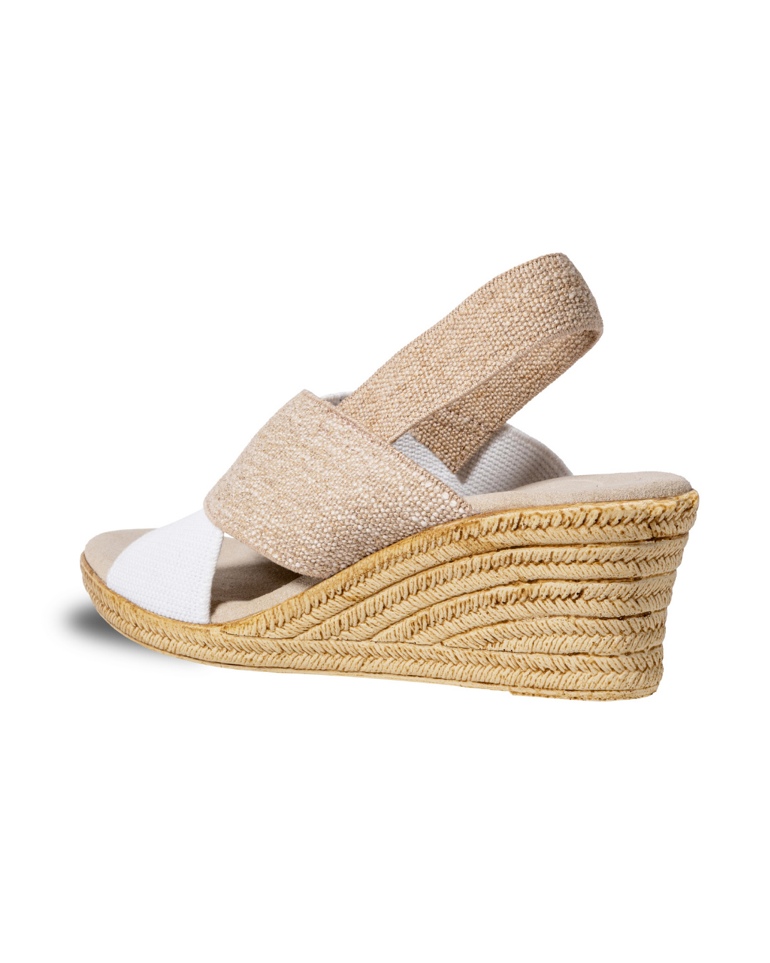 Zapatos blancos Emilia de SanMiguelShoesmx con diseño elegante y detalles suaves, visibles en la imagen.