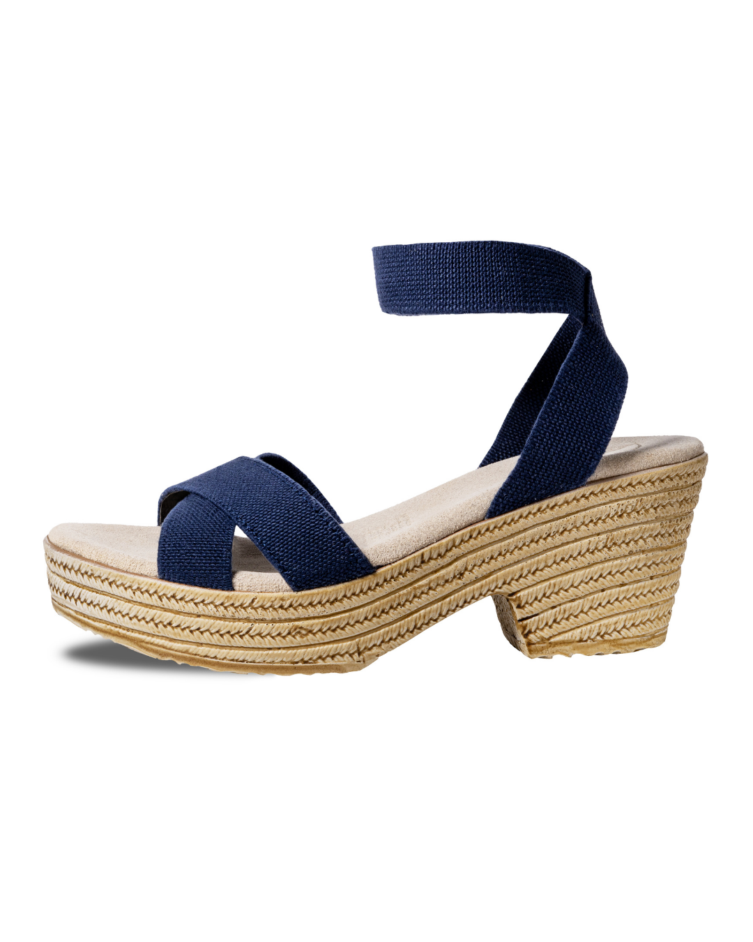 Daliah Marino de SanMiguelShoesmx, zapato de tacón en color marrón con diseño elegante y detalles en la parte superior.