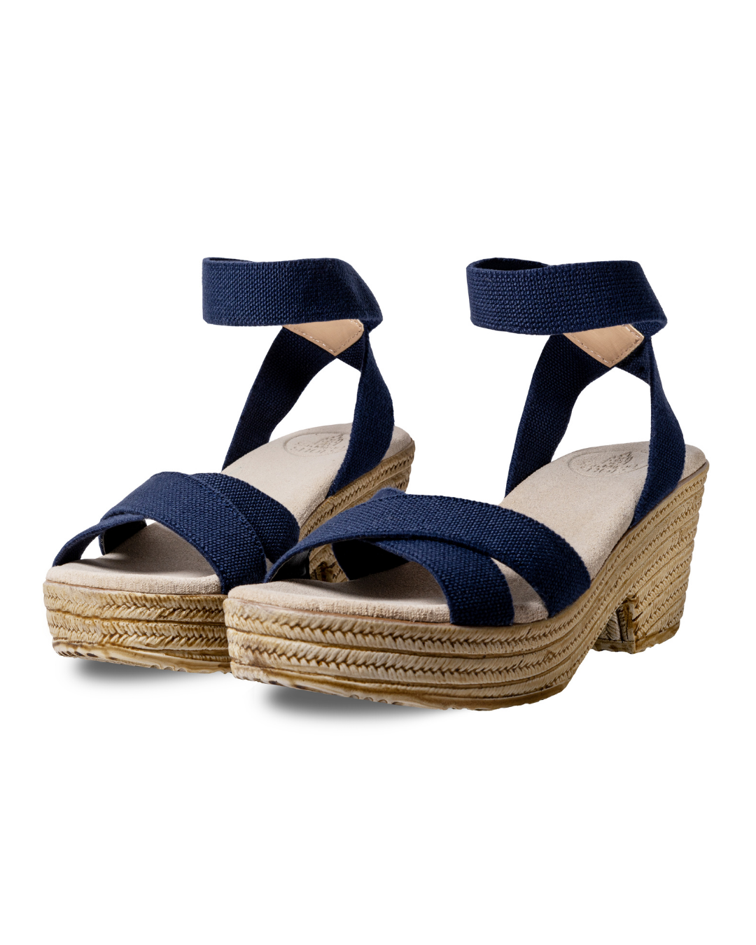 Daliah Marino de SanMiguelShoesmx, zapato de mujer en color marino con diseño elegante y textura suave.