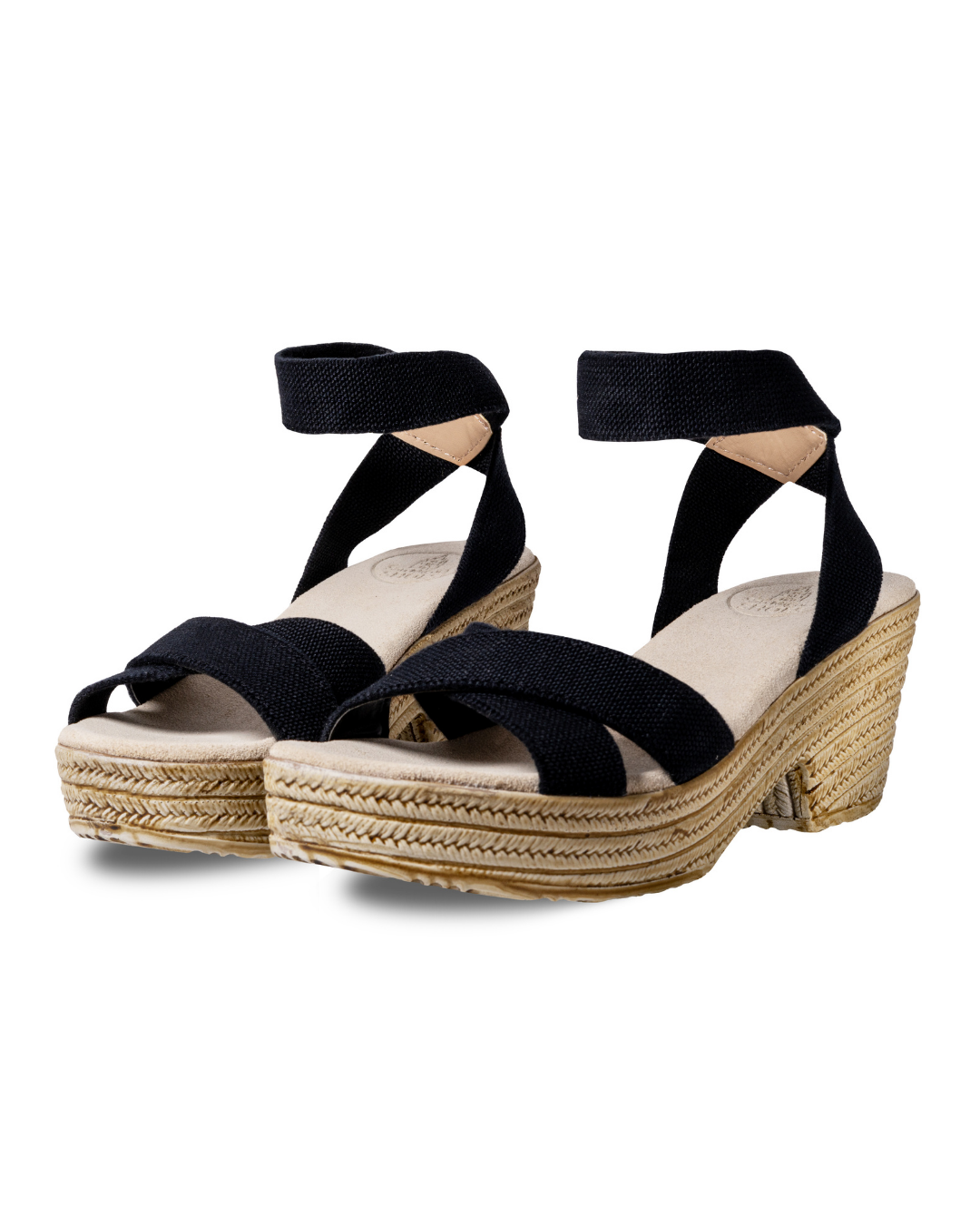 Zapatos Daliah Negro de SanMiguelShoesmx con diseño elegante y detalles en cuero, vista lateral del calzado.
