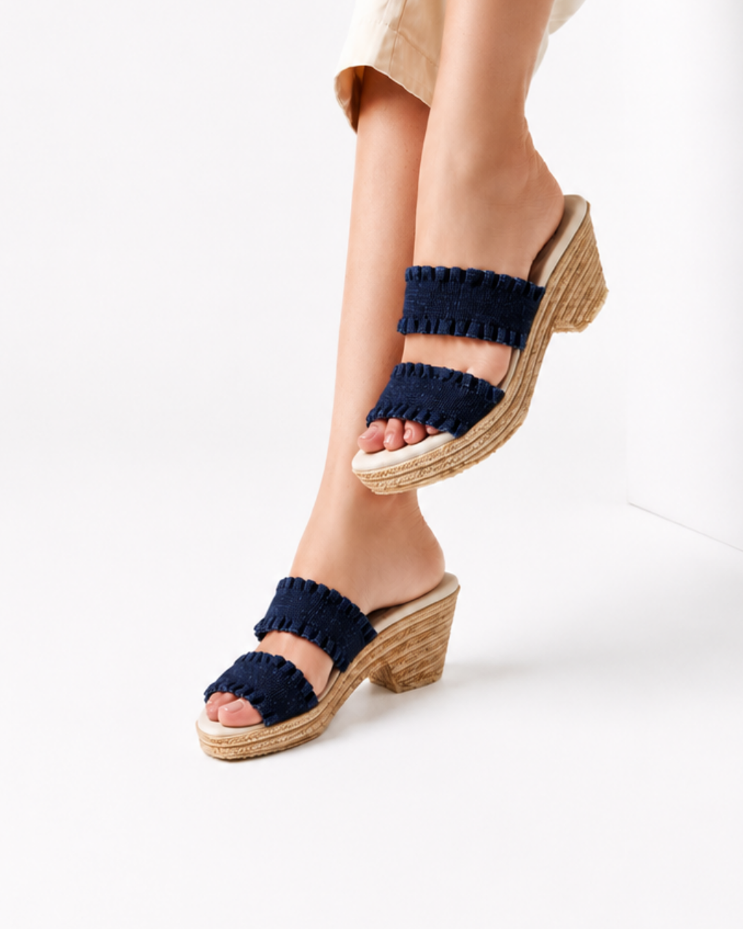Zapatos Miranda Marino Olán de SanMiguelShoesmx, en color marrón, con diseño elegante y detalles en cuero.