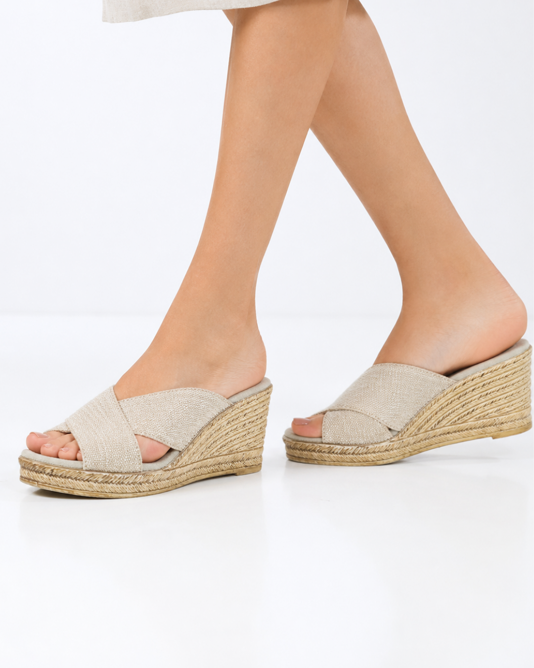 Zapatos Porter Lino de SanMiguelShoesmx en color natural, con diseño elegante y material de lino para estilo cómodo y fresco.