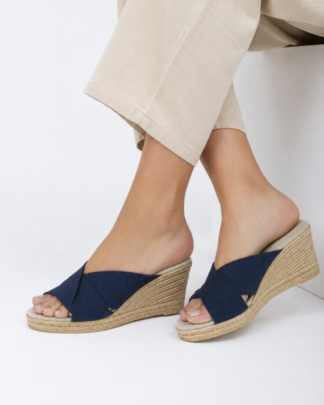 Zapatos Porter Marino de SanMiguelShoesmx, calzado casual de color azul con detalles de diseño en la parte superior.