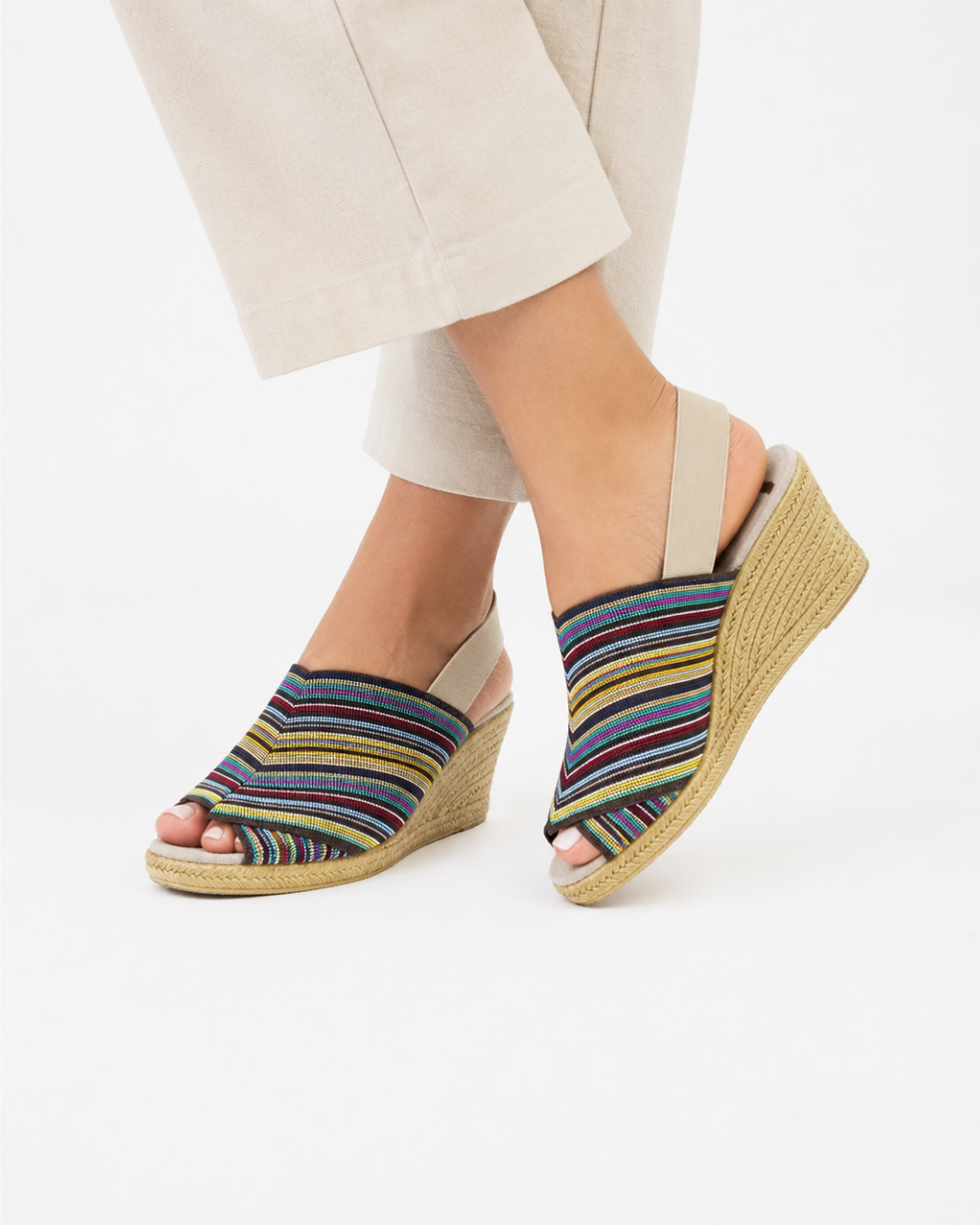 Zapatos Cayetana Amarillo Festín de SanMiguelShoesmx, con diseño elegante y color vibrante, visible en la imagen.