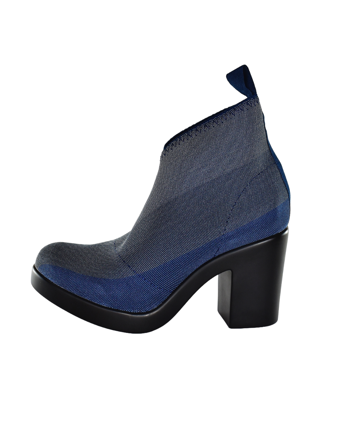 Jeans Daniela de mezclilla de SanMiguelShoesmx con diseño clásico y ajuste cómodo, vista frontal en color azul.