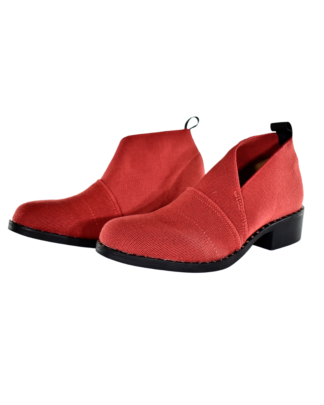 Zapatos Amira Terracota de SanMiguelShoesmx, estilo cómodo y elegante, con diseño en terracota y detalles en cuero.
