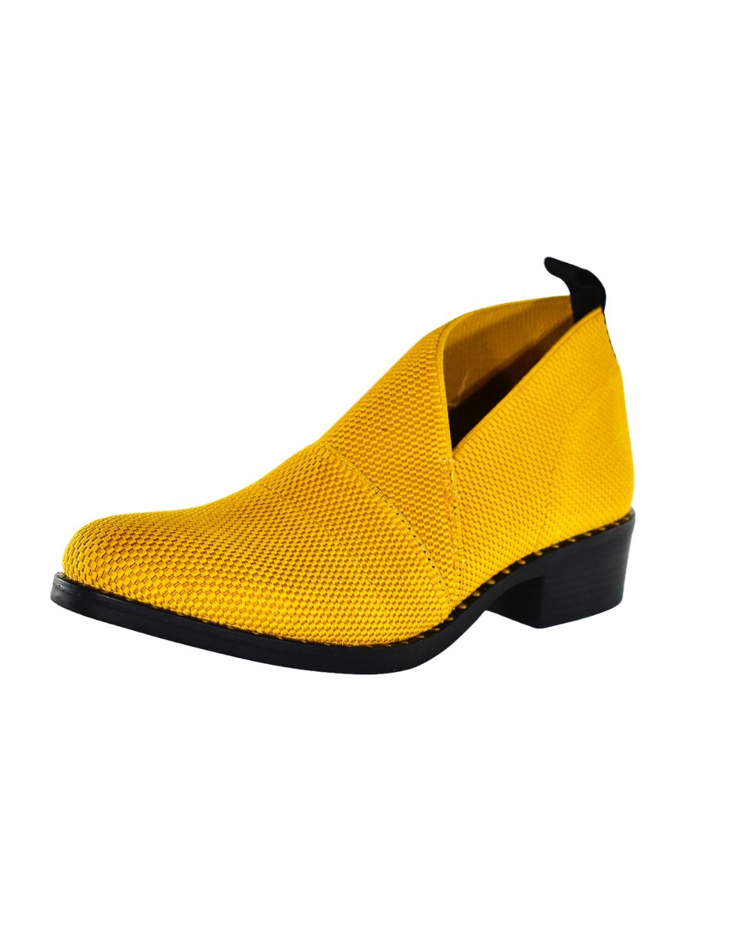 Zapatos Amira Mostaza de SanMiguelShoesmx, con diseño elegante y detalles en color mostaza, ideal para ocasiones especiales.