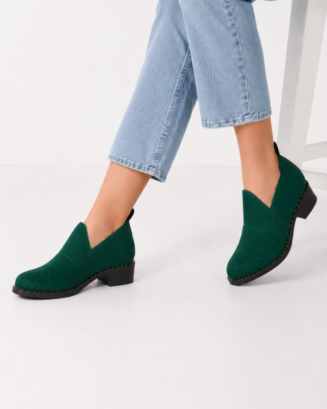 Zapatos Amira Bosque de SanMiguelShoesmx en cuero con detalles en tono marrón y diseño elegante para mujer.