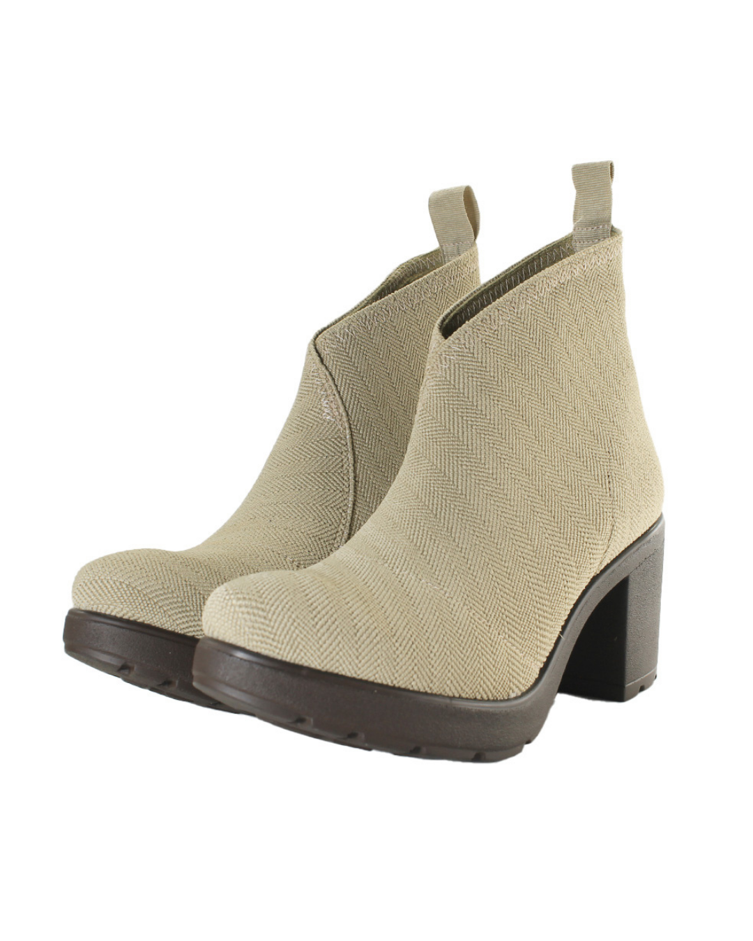 Zapatos beige Mayte de SanMiguelShoesmx, vista lateral mostrando diseño elegante y materiales de alta calidad.
