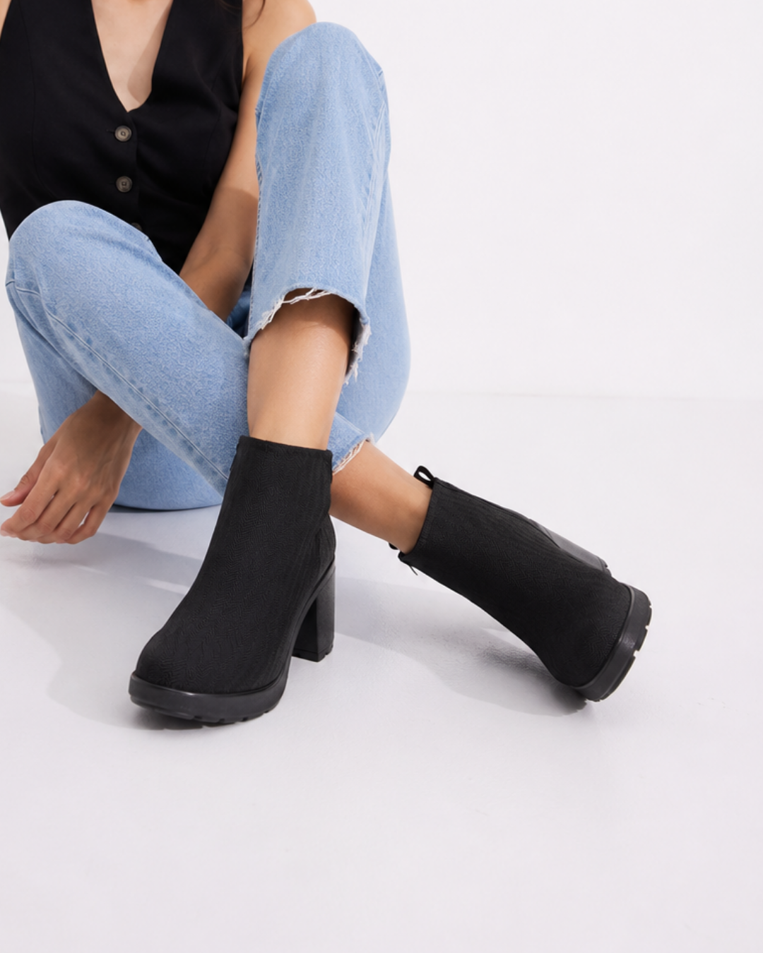Zapatos Mayte Negro de SanMiguelShoesmx, calzado elegante para mujer, con diseño clásico y acabado en color negro.
