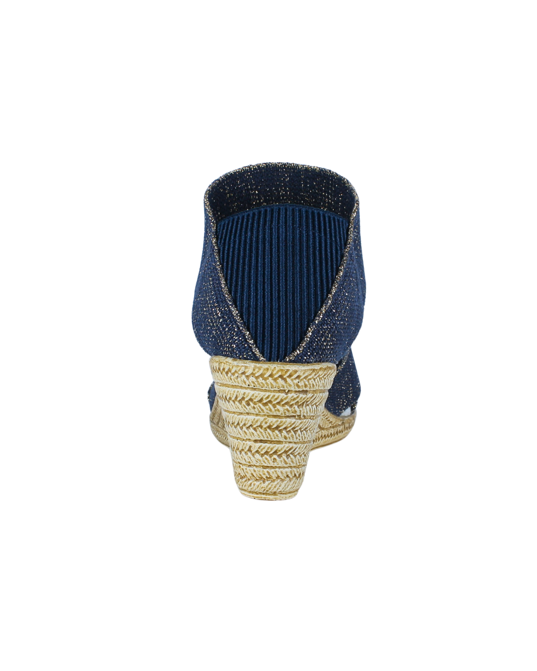 Alba Marino Gilded, zapato de mujer de SanMiguelShoesmx en color dorado con detalles elegantes y acabado brillante.