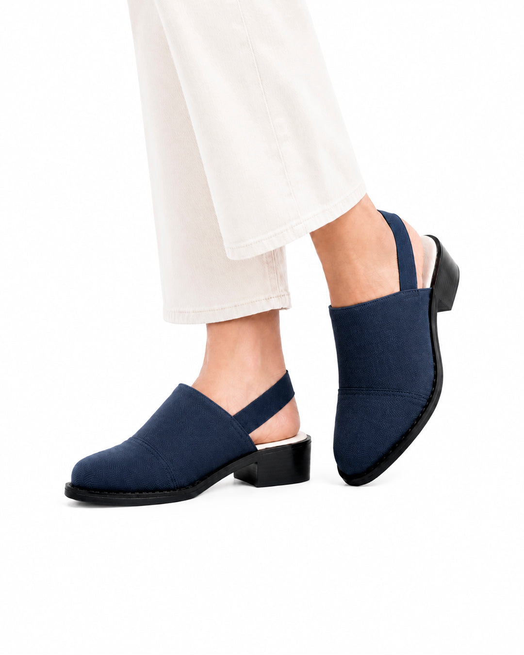 Zapatos Kendall Marino de SanMiguelShoesmx en color beige, con diseño elegante y detalles en la parte superior.