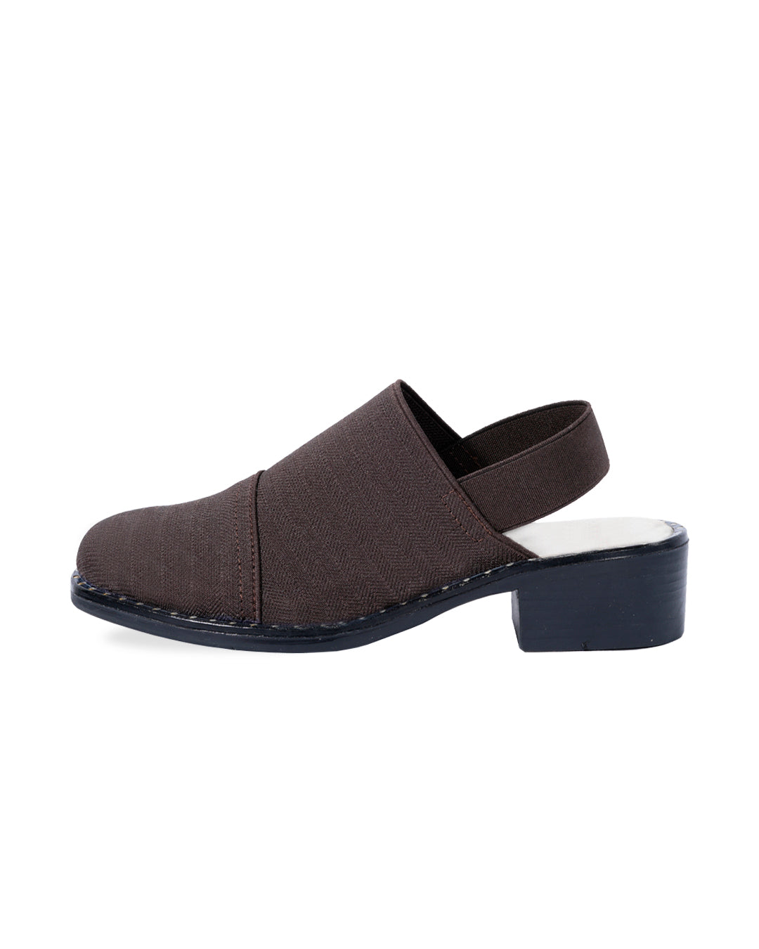 Zapatos Kendall Café de SanMiguelShoesmx, estilo casual en color marrón, con detalles de cuero y suela resistente.