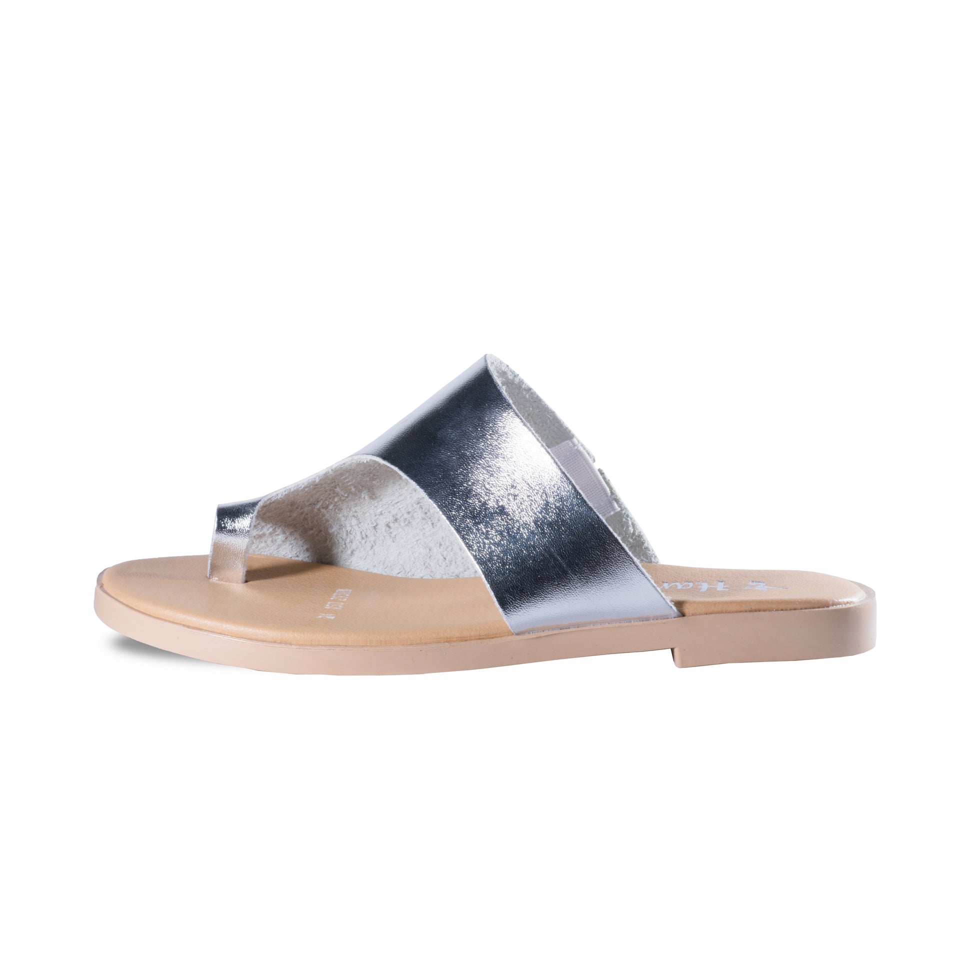 Zapatos Cancún Plateada de SanMiguelShoesmx, calzado de color plateado con estilo moderno y elegante, en primer plano.