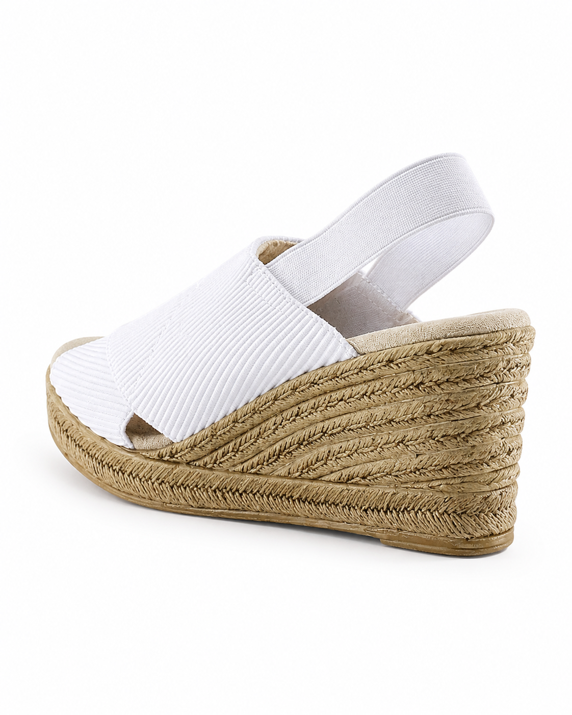 Zapatos blancos Tory de SanMiguelShoesmx en primer plano, con diseño elegante y detalles modernos, ideales para ocasiones especiales.