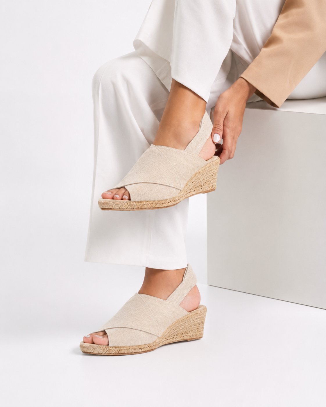 Zapatos Elizabeth Lino de SanMiguelShoesmx, calzado elegante de cuero con diseño clásico y acabado en color natural.