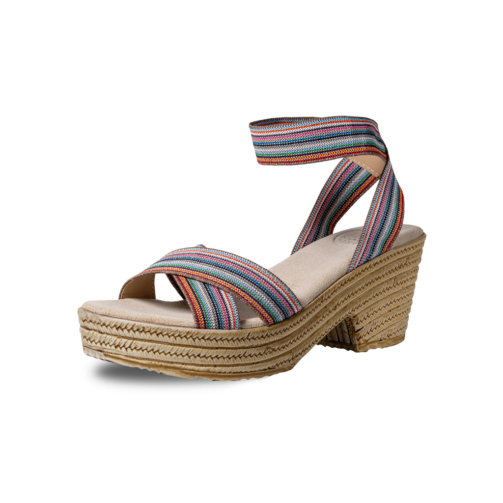 Zapatos Daliah Beige Irisado de SanMiguelShoesmx, calzado elegante de color beige con acabado irisado, visible en la imagen.