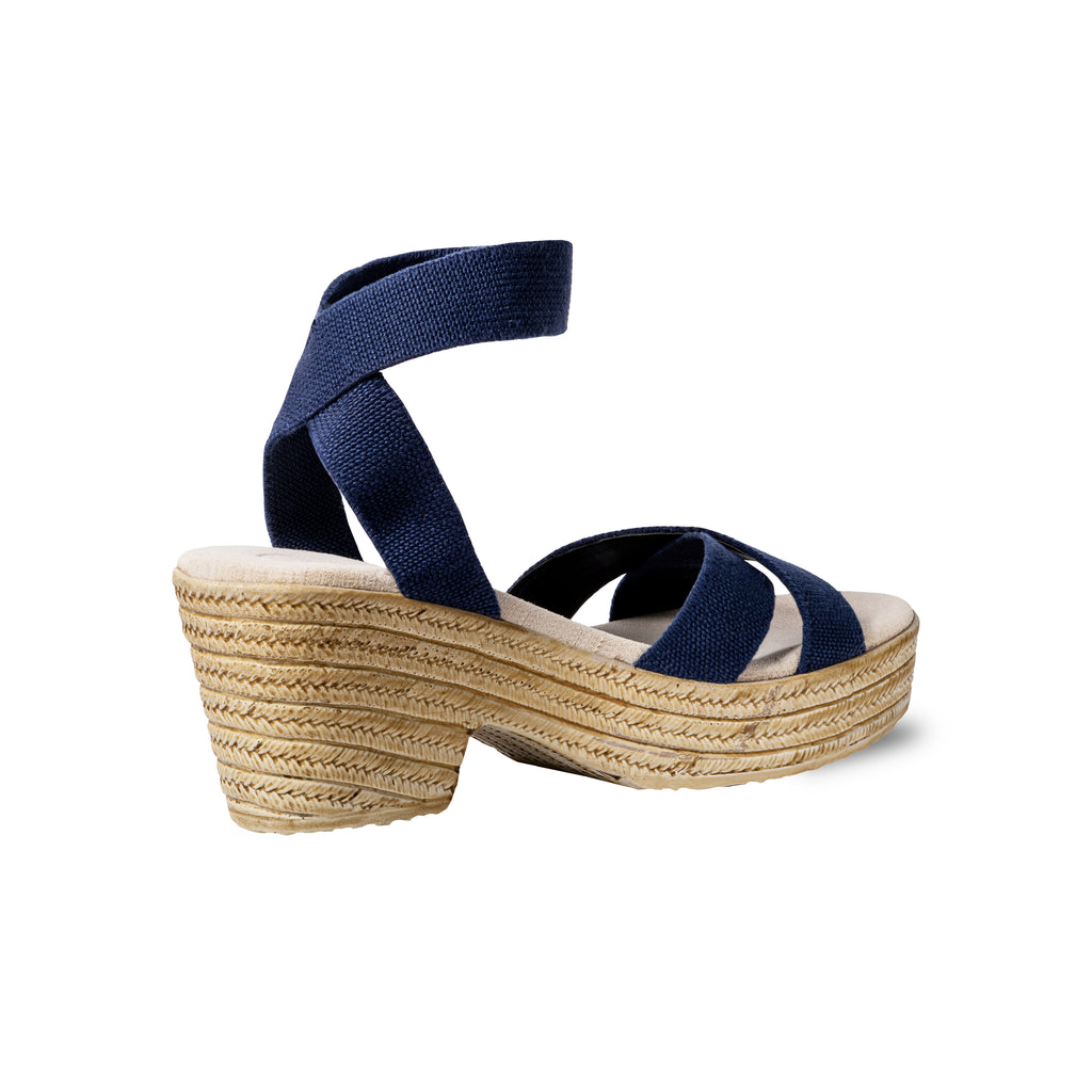 Zapatos Daliah Marino de SanMiguelShoesmx en cuero con detalles elegantes y diseño moderno.