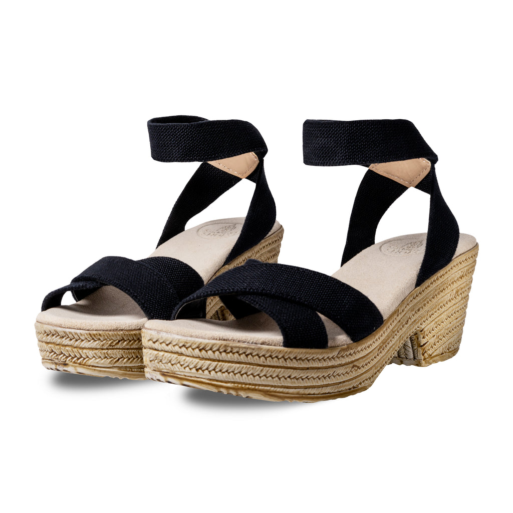 Zapatos Daliah Negro de SanMiguelShoesmx, modelo de estilo elegante y moderno con detalles en cuero negro.