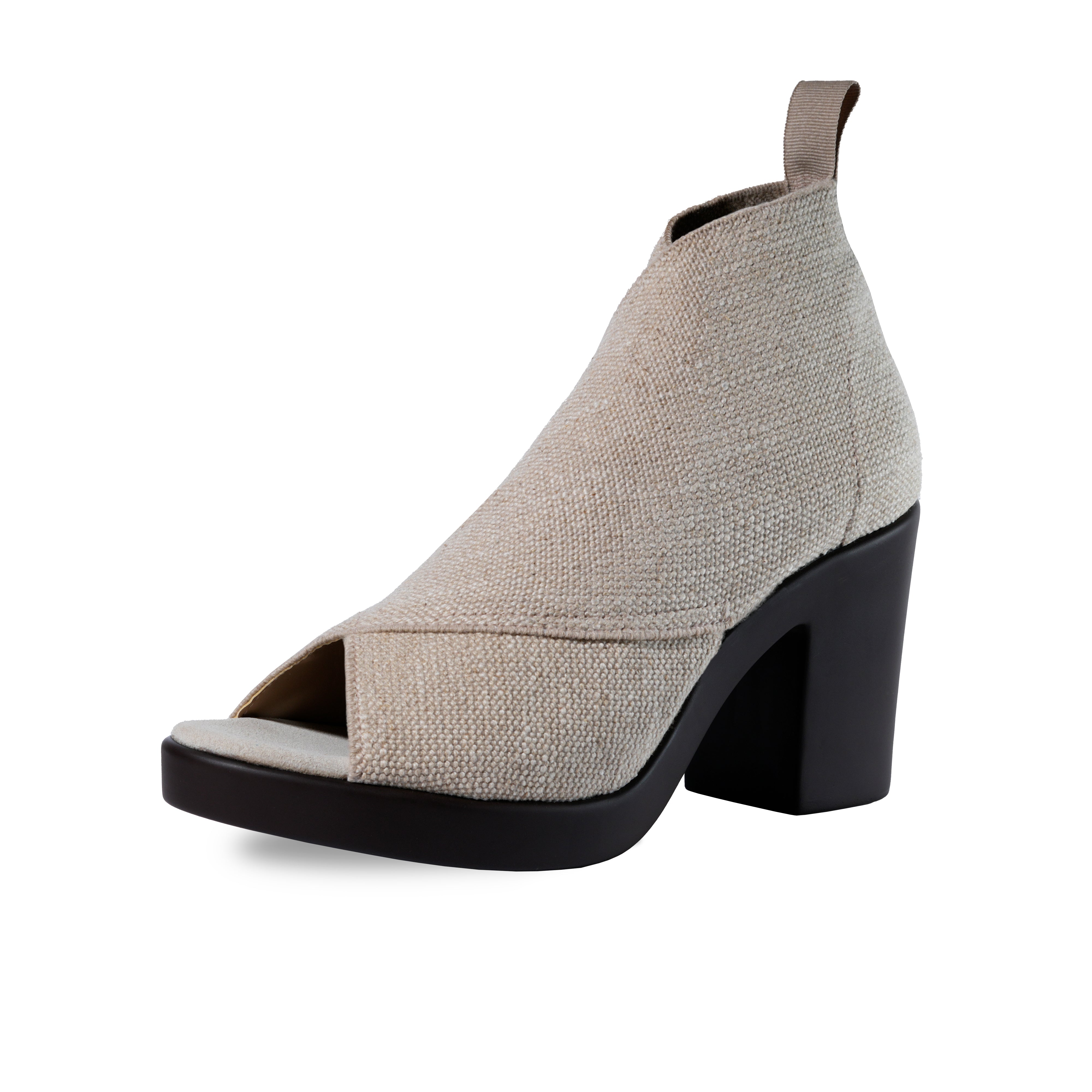 Zapatos Hailey Lino de SanMiguelShoesmx en color blanco con detalles de diseño, ideales para un estilo casual y cómodo.