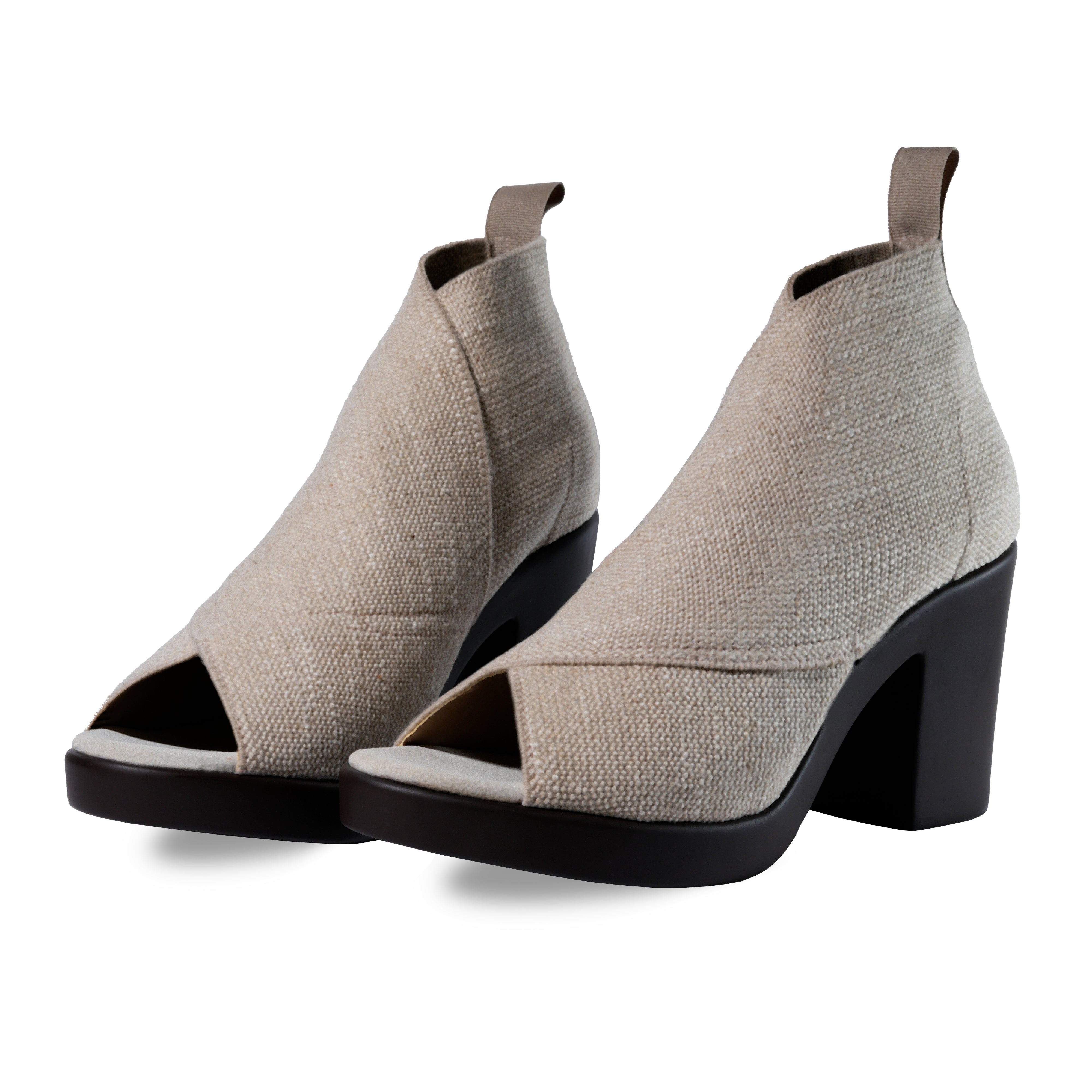Zapatos Hailey Lino de SanMiguelShoesmx, vista lateral mostrando diseño elegante y detalles en lino beige.