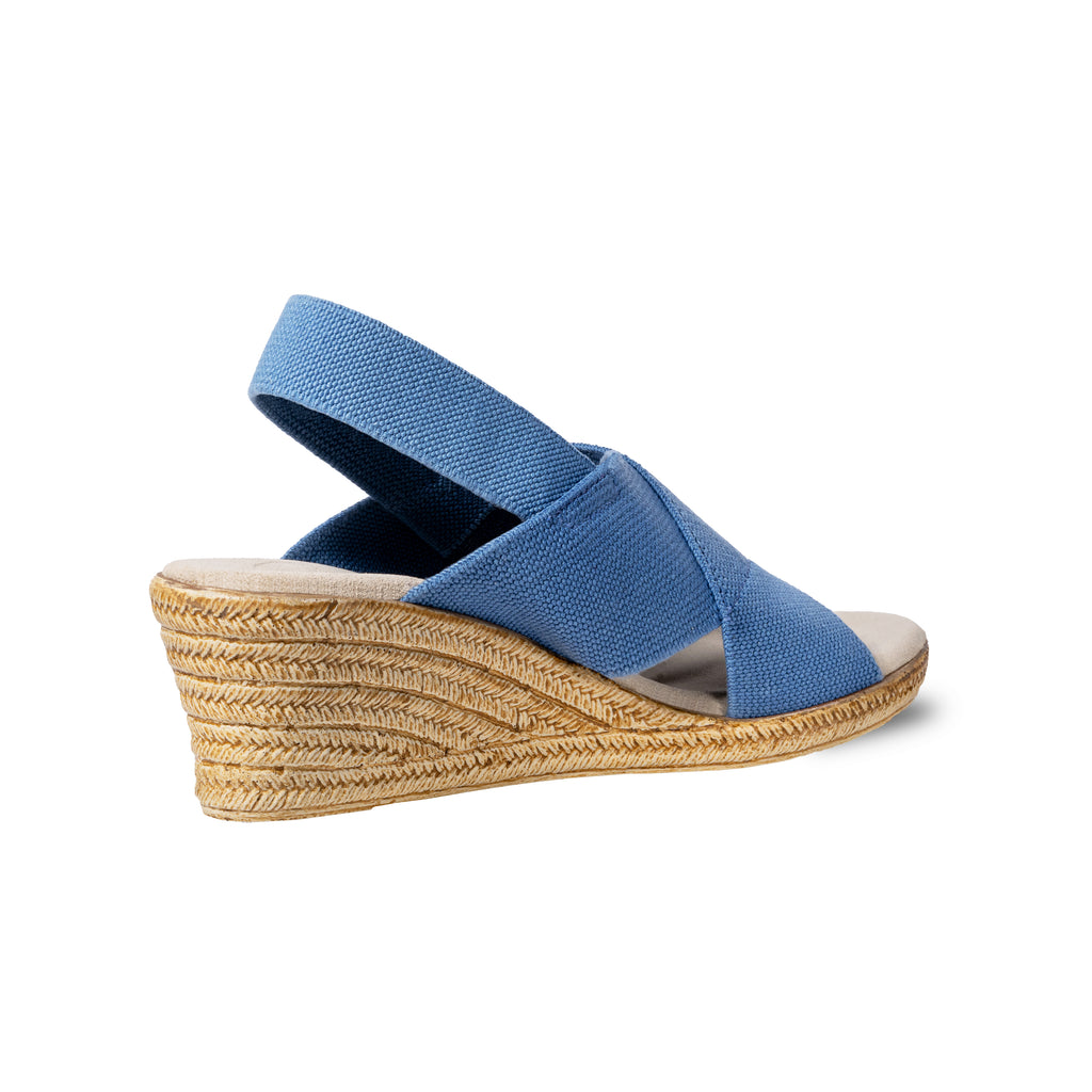 Zapatos Emilia Índigo de SanMiguelShoesmx, modelo con diseño elegante y material de color azul índigo visible en la imagen.