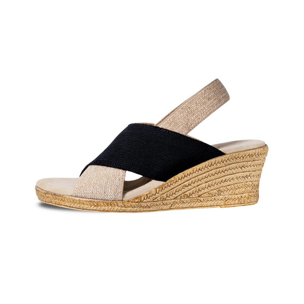 Zapatos negros Emilia Lino de SanMiguelShoesmx, con diseño elegante y material de lino, mostrados en primer plano sobre fondo neutro.