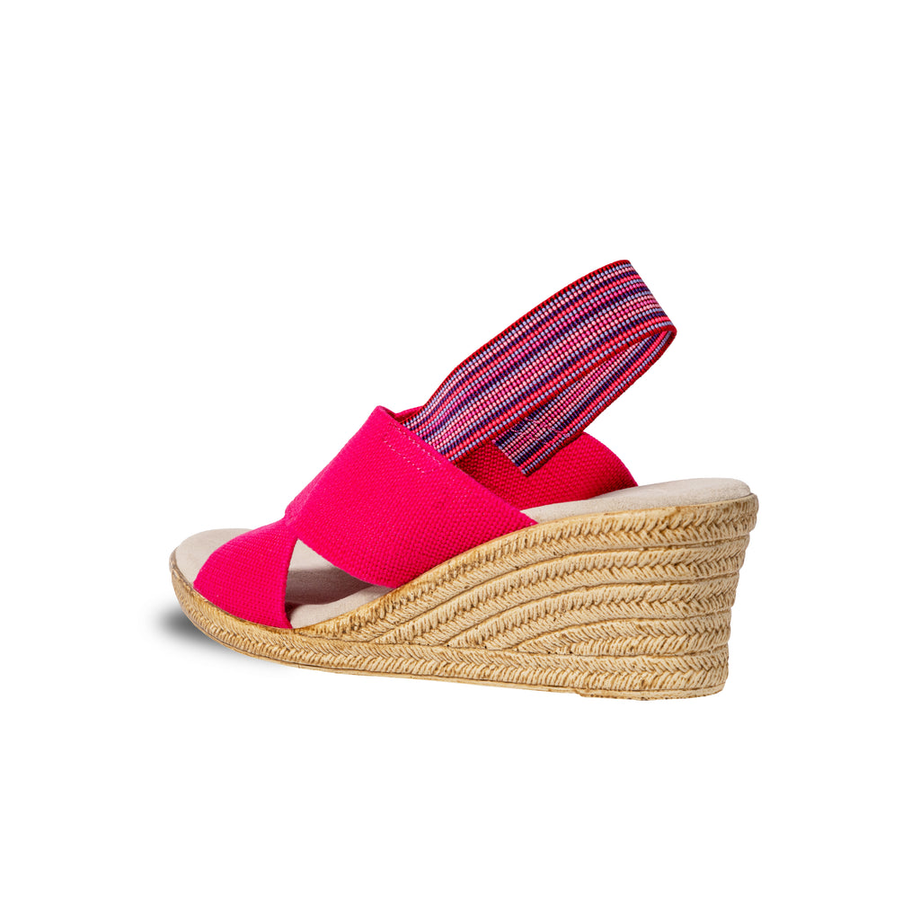 Zapatos Emilia Rosa de SanMiguelShoesmx en cuero rosa con detalles elegantes y diseño moderno.