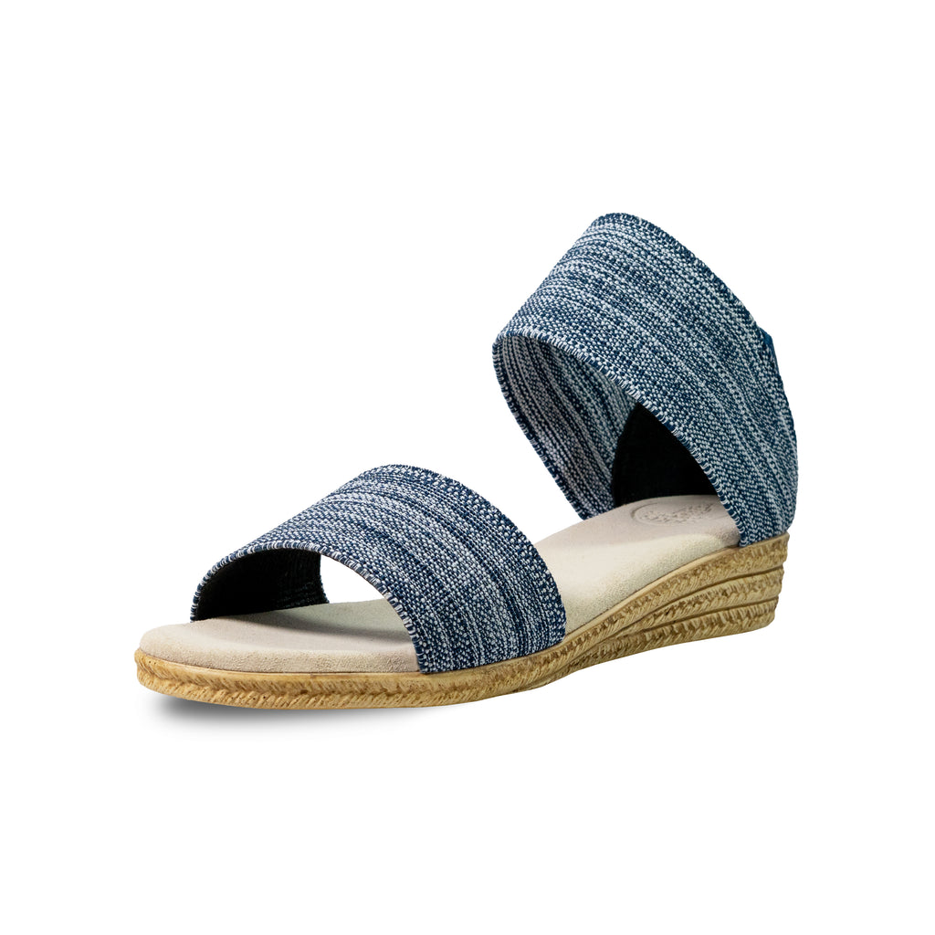 Jeans Janie de mezclilla de SanMiguelShoesmx con estilo andino, mostrados en primer plano con detalles visibles.