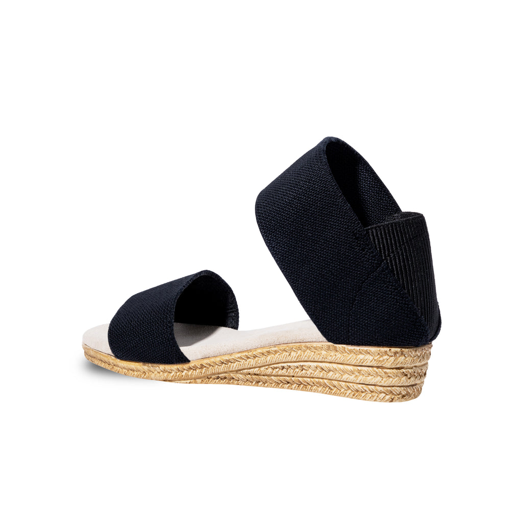 Zapatos negros Janiel de SanMiguelShoesmx con diseño clásico y elegante, con detalles en cuero y suela resistente.