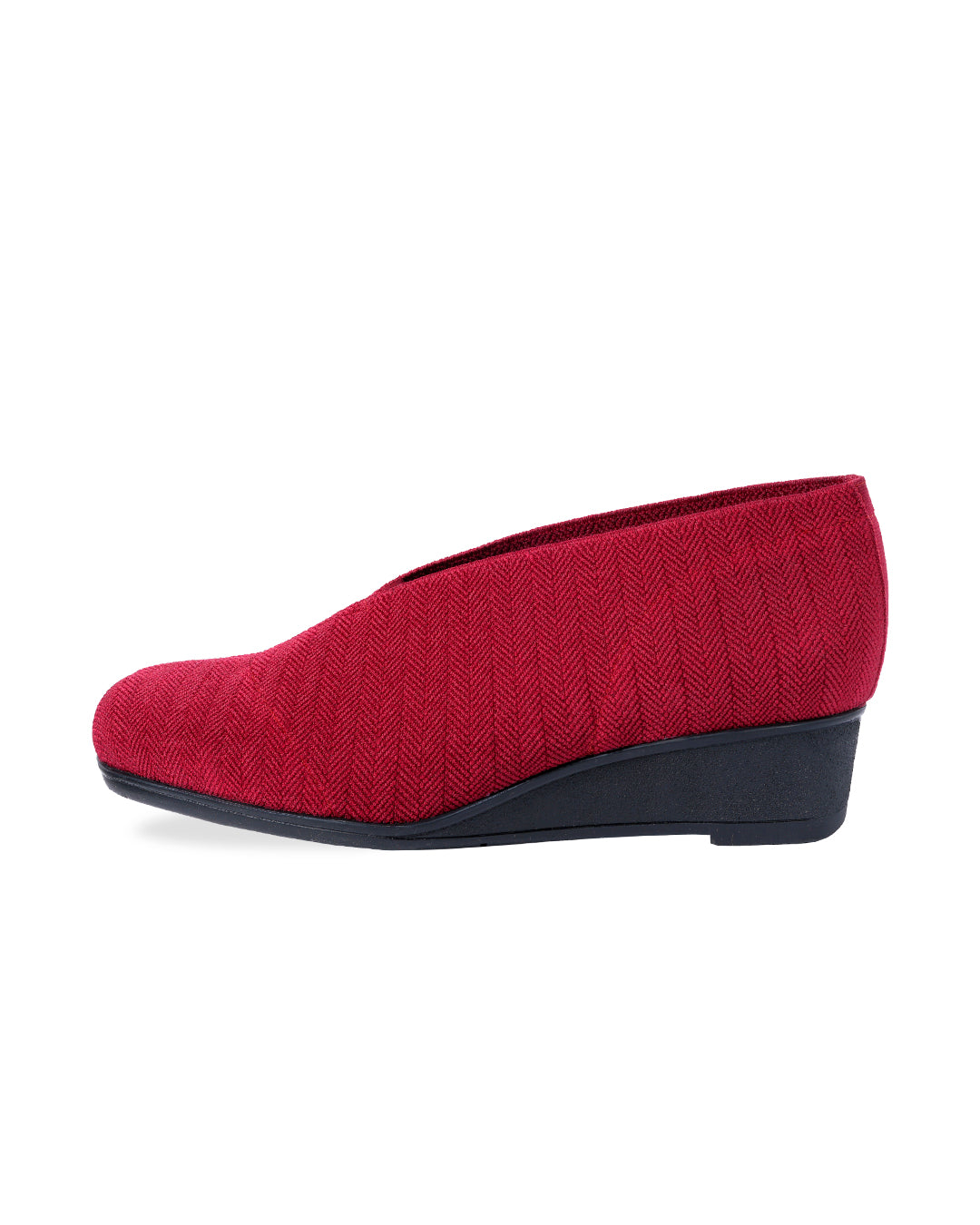 Zapatos Luna Cereza de SanMiguelShoesmx en color rojo con diseño diagonal y suela blanca.