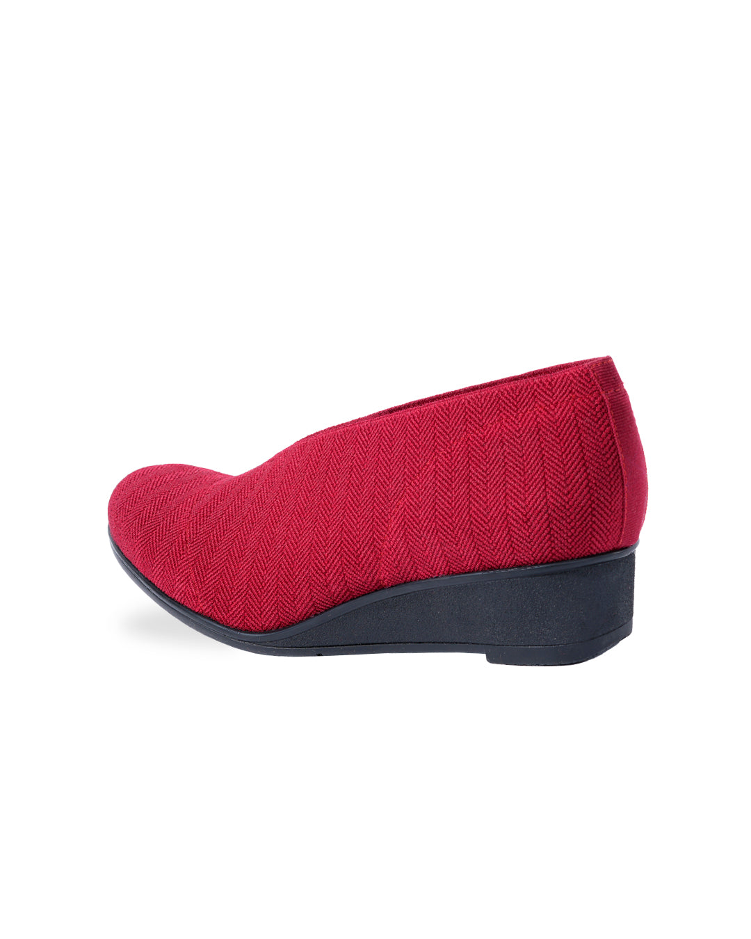 Zapatos Luna Cereza de SanMiguelShoesmx en color rojo con diseño diagonal, vista lateral del calzado para mujer.