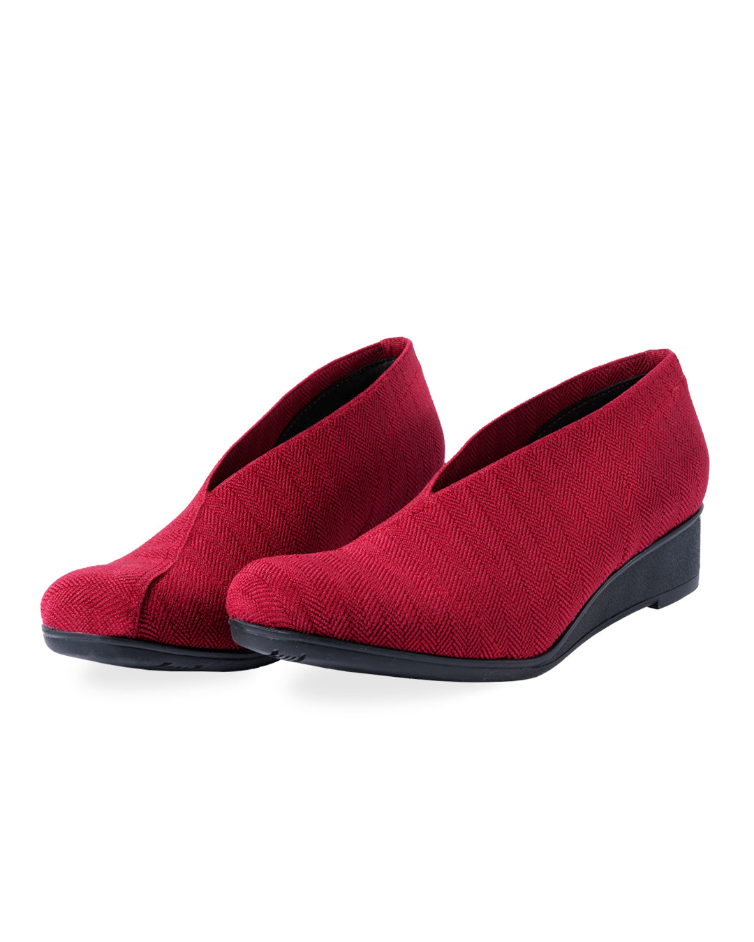 Zapatos Luna Cereza de SanMiguelShoesmx en color rojo con diseño diagonal, mostrados desde un ángulo lateral.