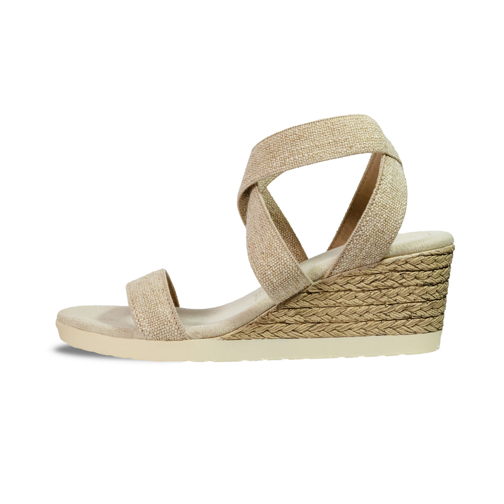 Zapatos Miami Lino de SanMiguelShoesmx en color beige con diseño casual y detalles de costura en la parte superior.