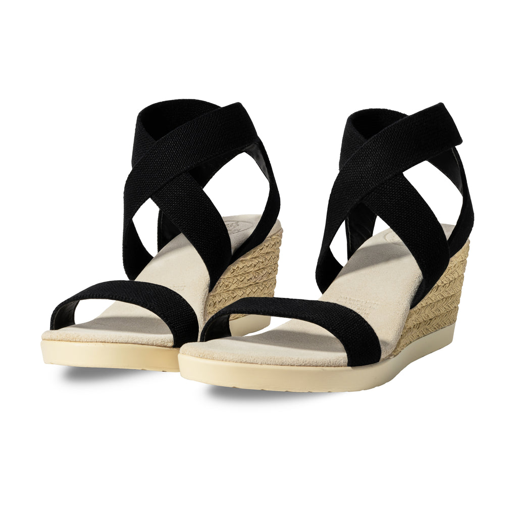 Zapatos Miami en color negro de SanMiguelShoesmx, vista frontal de estilo moderno y elegante sobre fondo neutro.