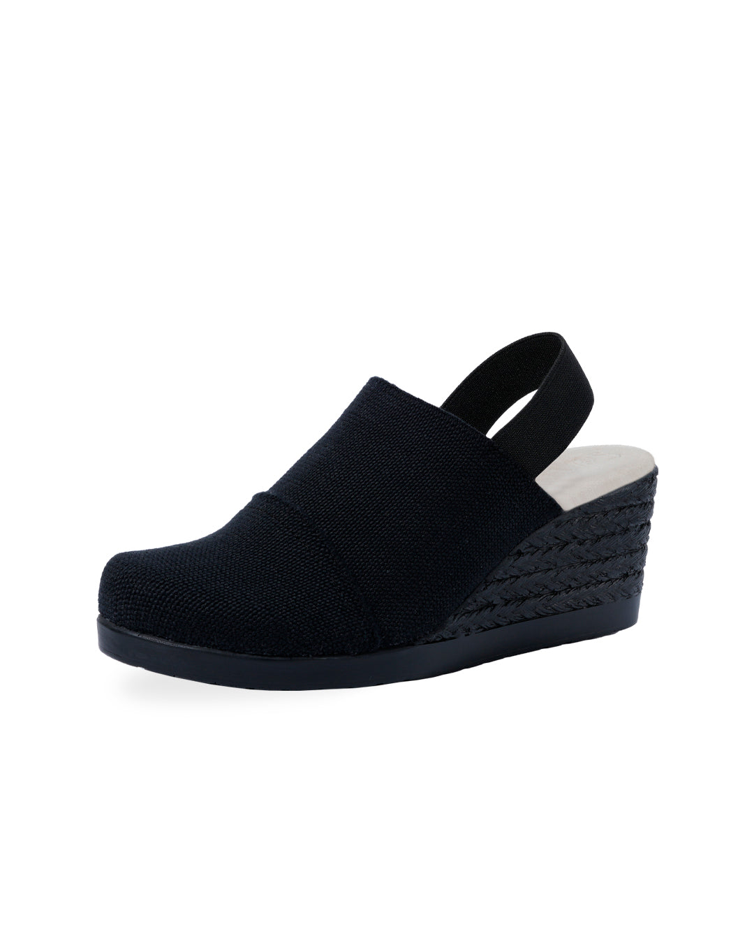 Zapatos negros Natasha de SanMiguelShoesmx con diseño elegante y cómodo, vista frontal del calzado en primer plano.