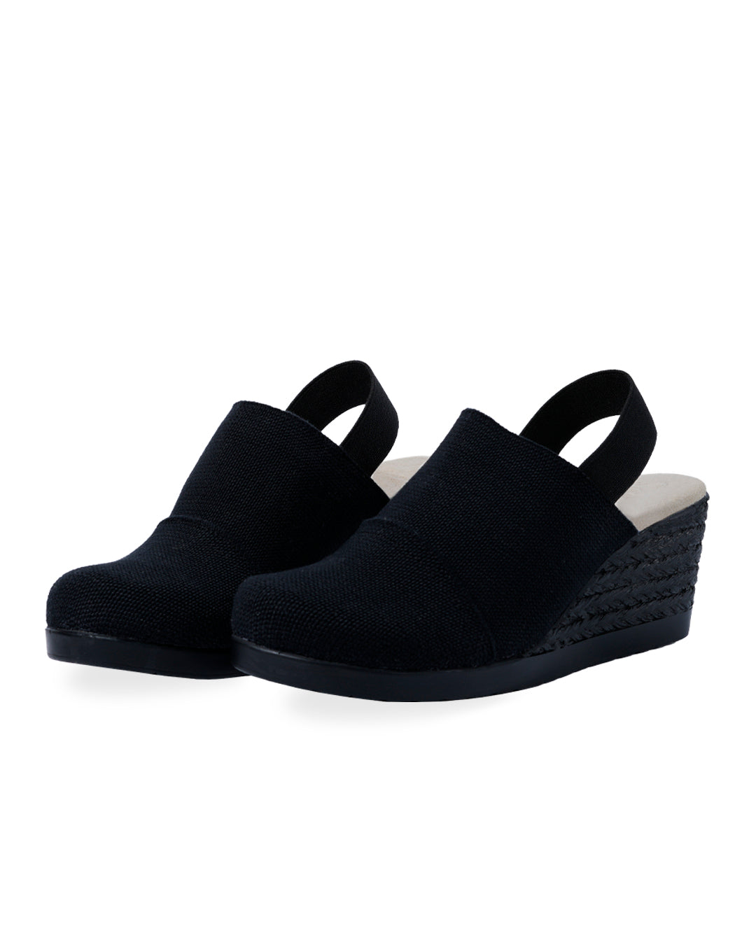 Zapatos negros Natasha de SanMiguelShoesmx con diseño elegante y cómodo, mostrados en primer plano.