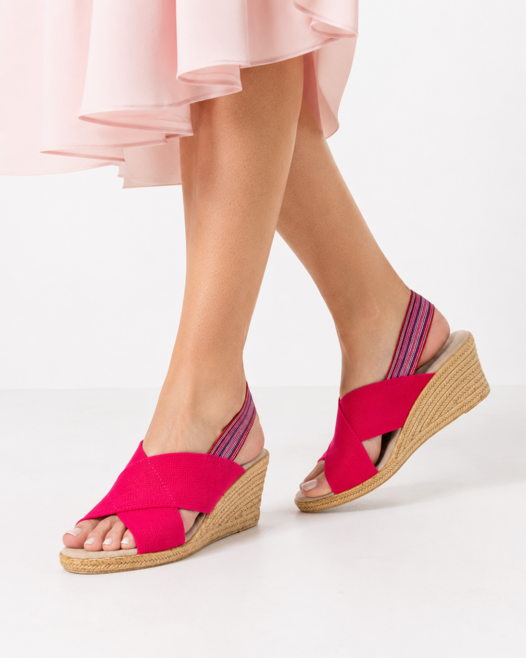 Zapatos Emilia Rosa de SanMiguelShoesmx, calzado femenino con diseño elegante y color rosa, en primer plano.