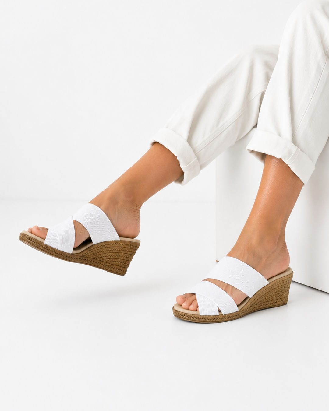 Zapatos Rita Blancos de SanMiguelShoesmx, calzado elegante con diseño clásico y acabado en color blanco, visible en la imagen.