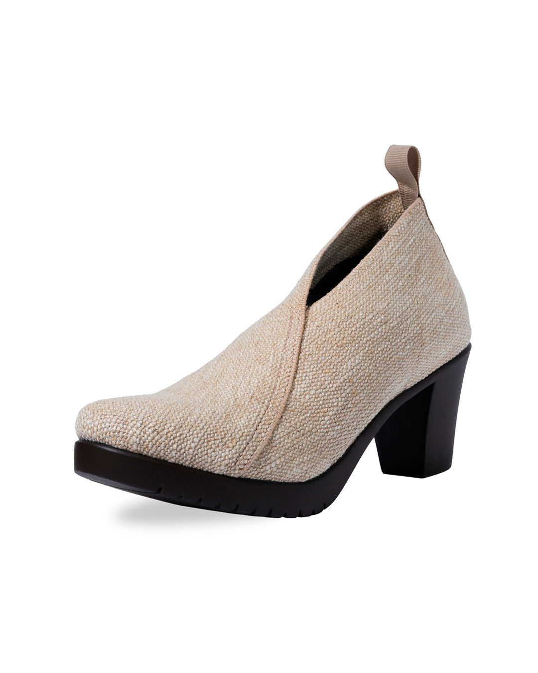 Zapatos de lino Lía Lino Atelier de SanMiguelShoesmx, con diseño elegante y cómodo, en color natural, vistos desde el frente.